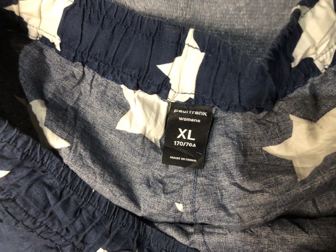 Paul Frank short (Category: Shorts) located in Paranaque City. Submitted by thriftfits_0708 (Listing ID 1468667873, Image 3). Description: Issue see photo .