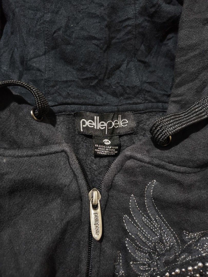 PELLEPELLE ZIP UP Y2K JACKET SIZE 2XL (Category: Hoodies) located in Manila. Submitted by gelove.thrift (Listing ID 1468572926, Image 3). Description: .