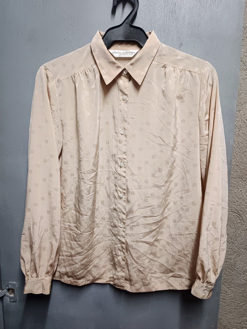 PIERRE BALMAIN (Category: Longsleeves) located in Dasmarinas. Submitted by jessputrages (Listing ID 1468599533, Image 1). Description: For sale Pierre Balmain Excellent condition No issue 800 plus shipping fee Pm for more details.