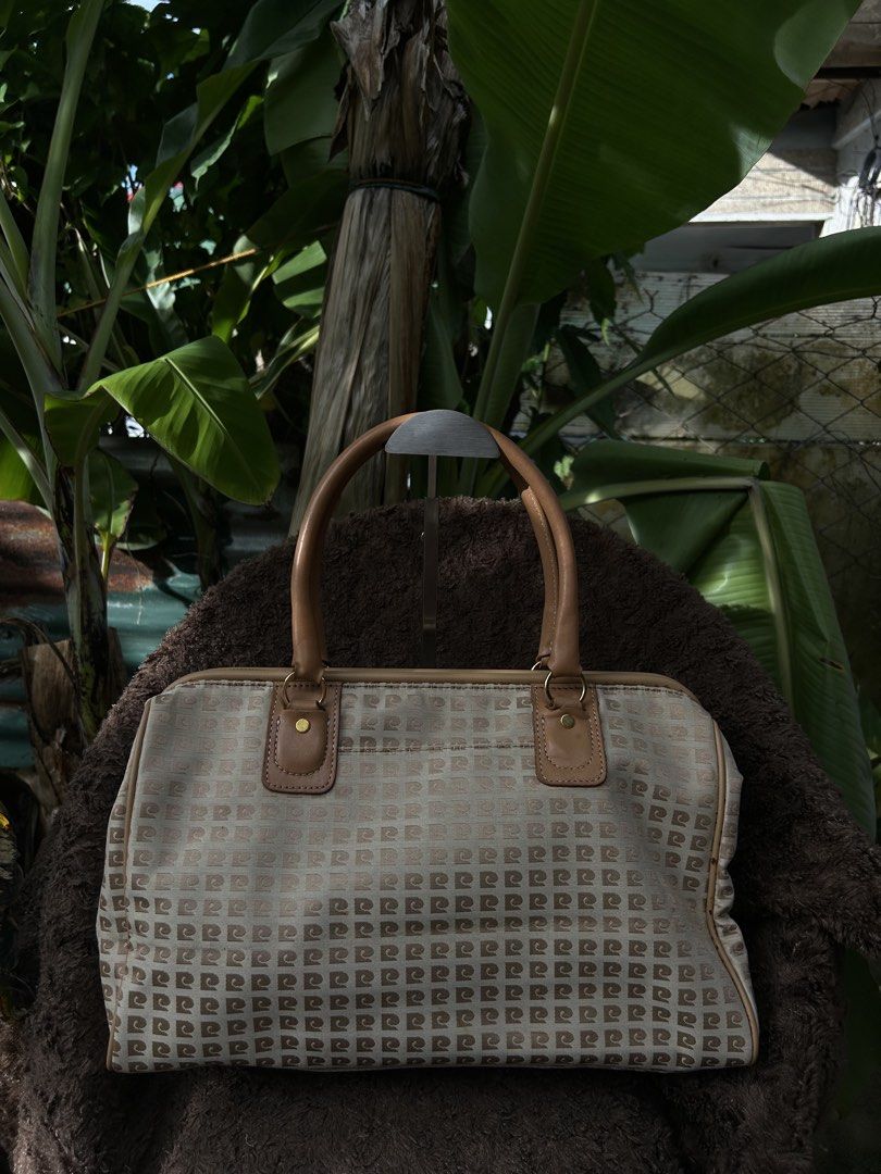 Pierre Cardin Shoulder Bag (Category: Shoulder Bags) located in Naga. Submitted by helloitsk20594 (Listing ID 1468664854, Image 1). Description: 𝙋𝙄𝙀𝙍𝙍𝙀 𝘾𝘼𝙍𝘿𝙄𝙉 🏷️ 𝙈𝙄𝙉𝙀: ₱800 𝑪𝒐𝒏𝒅𝒊𝒕𝒊𝒐𝒏: 10/10 condition 𝙄𝙨𝙨𝙪𝙚/𝙨: none 𝘿𝙞𝙢𝙚𝙣𝙨𝙞𝙤𝙣𝙨: 10 x 15 inches ————𝗠𝗨𝗦𝗧 𝗥𝗘𝗔𝗗!———— 📌𝙋𝙡𝙚𝙖𝙨𝙚 𝙧𝙚𝙡𝙮 𝙤𝙣 𝙩𝙖𝙜𝙨 𝙤𝙧 𝙙𝙤 𝙮𝙤𝙪 𝙤𝙬𝙣 𝙧𝙚𝙨𝙚𝙖𝙧𝙘𝙝 📌𝘼𝙪𝙩𝙝𝙚𝙣𝙩𝙞𝙘𝙞𝙩𝙮 𝙣𝙤𝙩 𝙨𝙩𝙖𝙩𝙚𝙙 𝙩𝙤 𝙖𝙫𝙤𝙞�