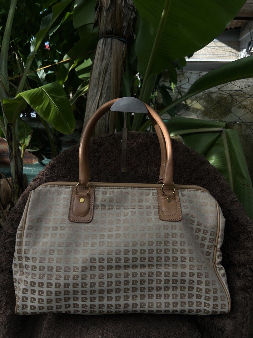 Pierre Cardin Shoulder Bag (Category: Shoulder Bags) located in Naga. Submitted by helloitsk20594 (Listing ID 1468664854, Image 2). Description: 𝙋𝙄𝙀𝙍𝙍𝙀 𝘾𝘼𝙍𝘿𝙄𝙉 🏷️ 𝙈𝙄𝙉𝙀: ₱800 𝑪𝒐𝒏𝒅𝒊𝒕𝒊𝒐𝒏: 10/10 condition 𝙄𝙨𝙨𝙪𝙚/𝙨: none 𝘿𝙞𝙢𝙚𝙣𝙨𝙞𝙤𝙣𝙨: 10 x 15 inches ————𝗠𝗨𝗦𝗧 𝗥𝗘𝗔𝗗!———— 📌𝙋𝙡𝙚𝙖𝙨𝙚 𝙧𝙚𝙡𝙮 𝙤𝙣 𝙩𝙖𝙜𝙨 𝙤𝙧 𝙙𝙤 𝙮𝙤𝙪 𝙤𝙬𝙣 𝙧𝙚𝙨𝙚𝙖𝙧𝙘𝙝 📌𝘼𝙪𝙩𝙝𝙚𝙣𝙩𝙞𝙘𝙞𝙩𝙮 𝙣𝙤𝙩 𝙨𝙩𝙖𝙩𝙚𝙙 𝙩𝙤 𝙖𝙫𝙤𝙞�