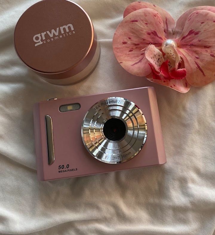pink cute digital camera digicam (Category: Cameras) located in Makati City. Submitted by jujubargainz (Listing ID 1468569857, Image 1). Description: complete wt charger n box no issues for sure buyers only pls! 🩷 loc: taguig .