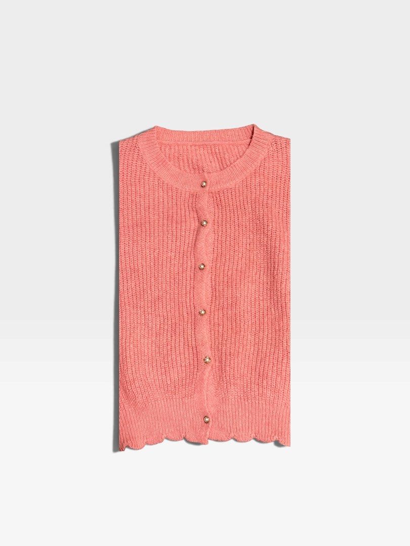 Pink Ribbed Knit Sweater (Category: Coats, Jackets and Outerwear) located in Manila. Submitted by amara.archives (Listing ID 1468641701, Image 3). Description: 🛍️ ITEM DETAILS Condition: Lightly Used Size: Small - Medium 📋 SELLER INFORMATION Reason For Selling : Decluttering / No longer used Location: Project 6, Quezon City MOP: GCash / Bank Transfer 📌 ORDER POLICY • Actual photos of the item are posted. • Payment first before booking or shipm
