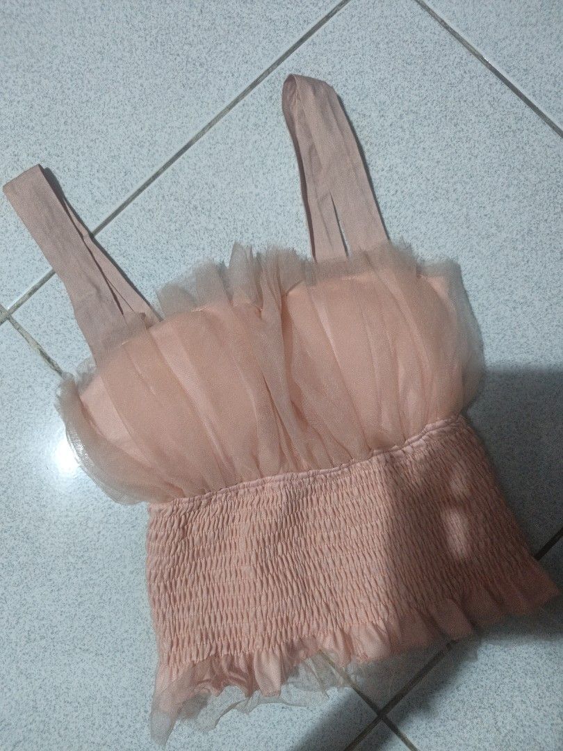 Pink top (small) (Category: Others Tops) located in Manila. Submitted by eviii29 (Listing ID 1468607668, Image 1). Description: .