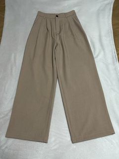 (Category: ) located in . Submitted by my.serendipithrift (Listing ID 1468589574, Image 1). Description: .