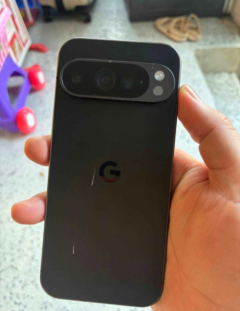 Pixel 9 pro (Category: Google Pixel) located in Manila. Submitted by marcus2.p (Listing ID 1468705623, Image 1). Description: Pixel 9 pro issue nasa picture gas gas on screen and back ayun lang issue 100 battery health 70+ cycle count with case and cord only pampanga meet up or schedule manila .