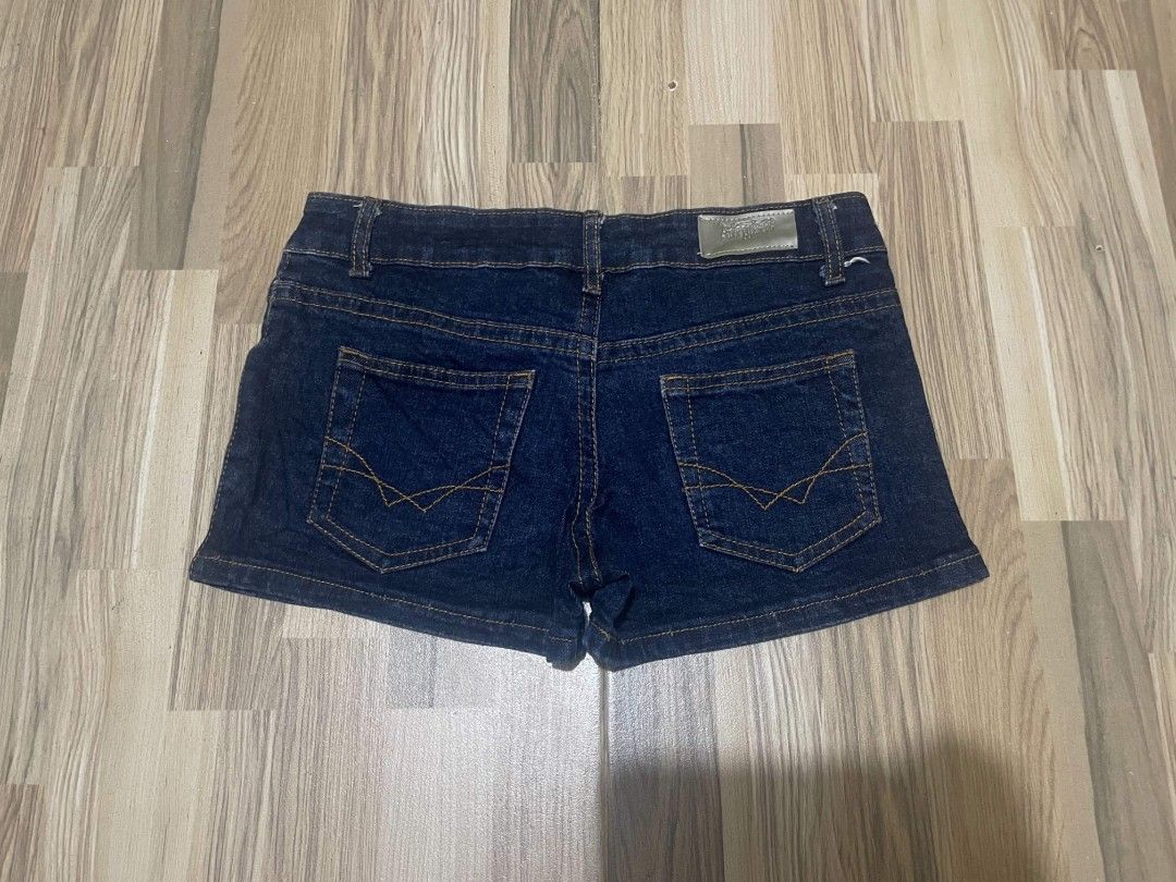 Plain Dark Blue Hard Denim Micro Shorts (Category: Shorts) located in San Pedro. Submitted by r.vynarchives (Listing ID 1468509434, Image 2). Description: Size 27-28 Length 9.3 Good condition —DM to claim and for deets.