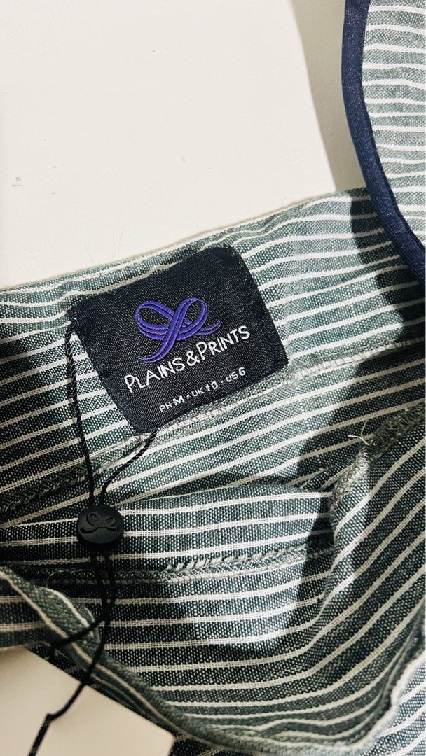 Plains and Prints Top (Category: Sleeveless) located in Bacolod City. Submitted by mairea (Listing ID 1468621505, Image 3). Description: Brand new with tags Original price 1098.