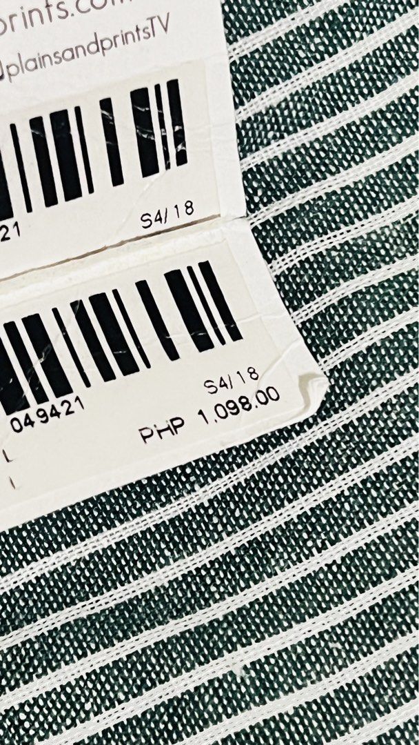Plains and Prints Top (Category: Sleeveless) located in Bacolod City. Submitted by mairea (Listing ID 1468621505, Image 2). Description: Brand new with tags Original price 1098.