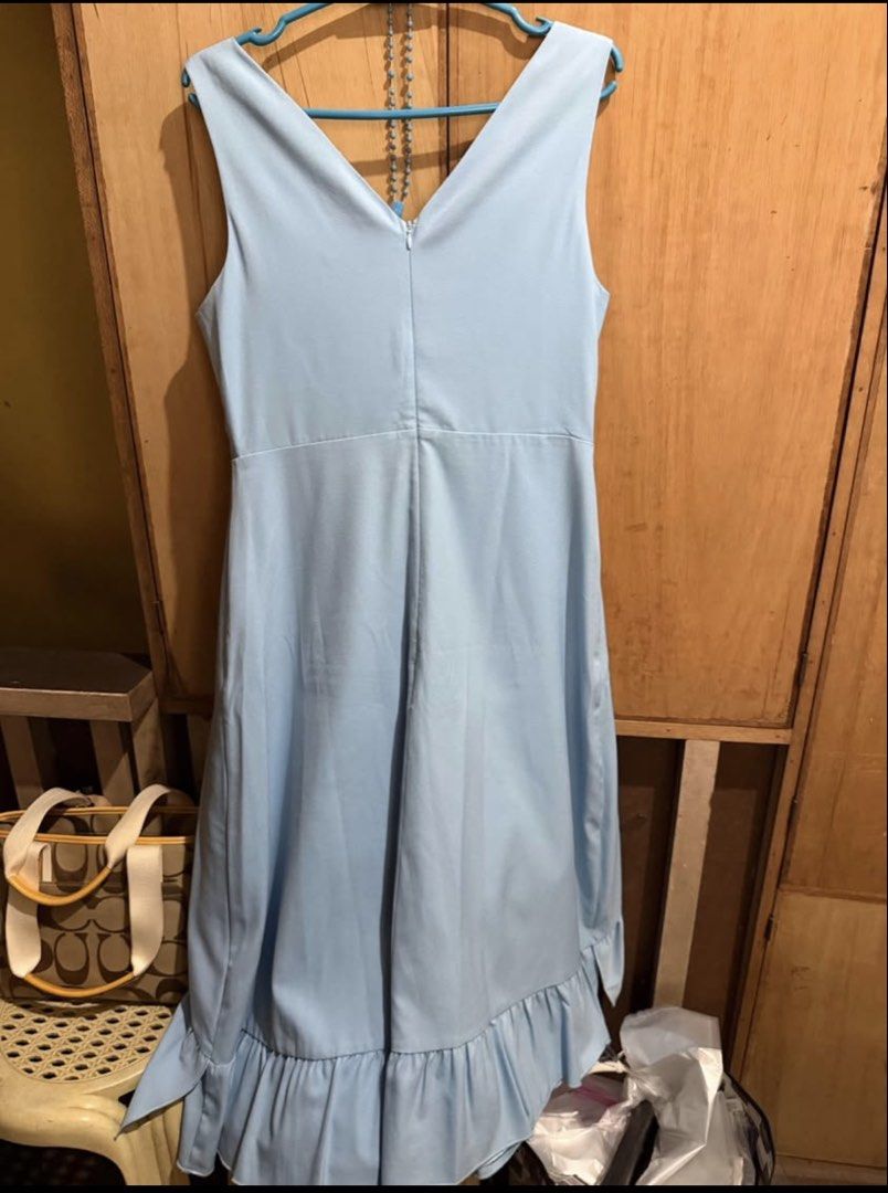 Plains and Prints x Mark Bvmgarner (Category: Dresses) located in Quezon City. Submitted by hellokathy2026 (Listing ID 1468669464, Image 3). Description: Worn 2x Plains and Prints x Mark Bumgarner Size Large fits to Medium frame .