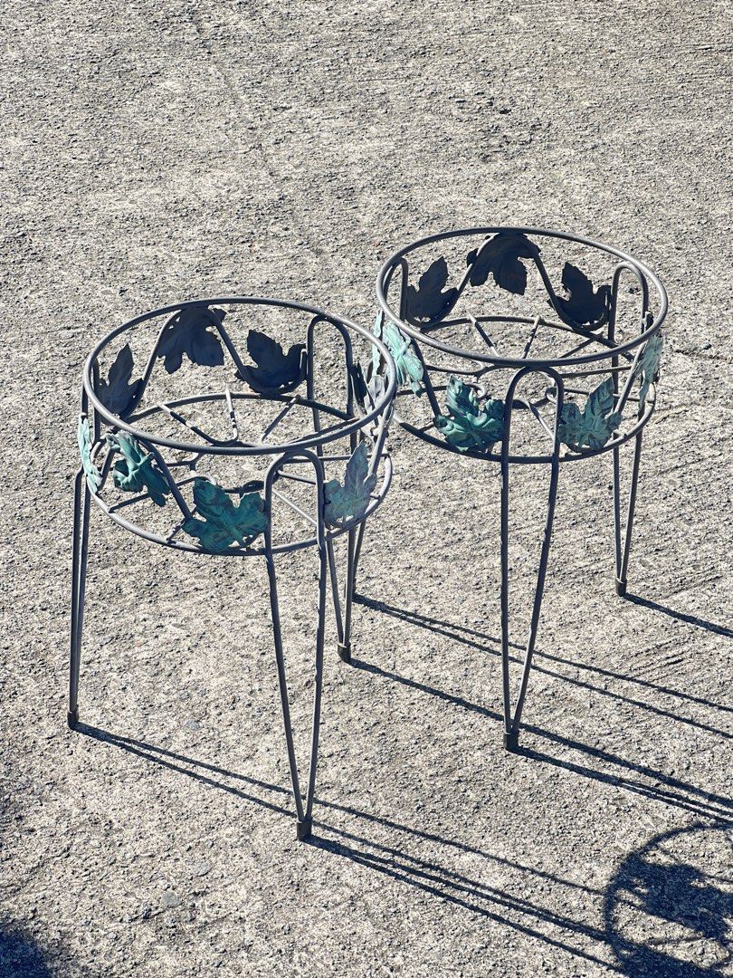 Plant stand (Category: Pots & Planters) located in Bulacan. Submitted by rock_off.thriftshop.ph (Listing ID 1468571565, Image 1). Description: .