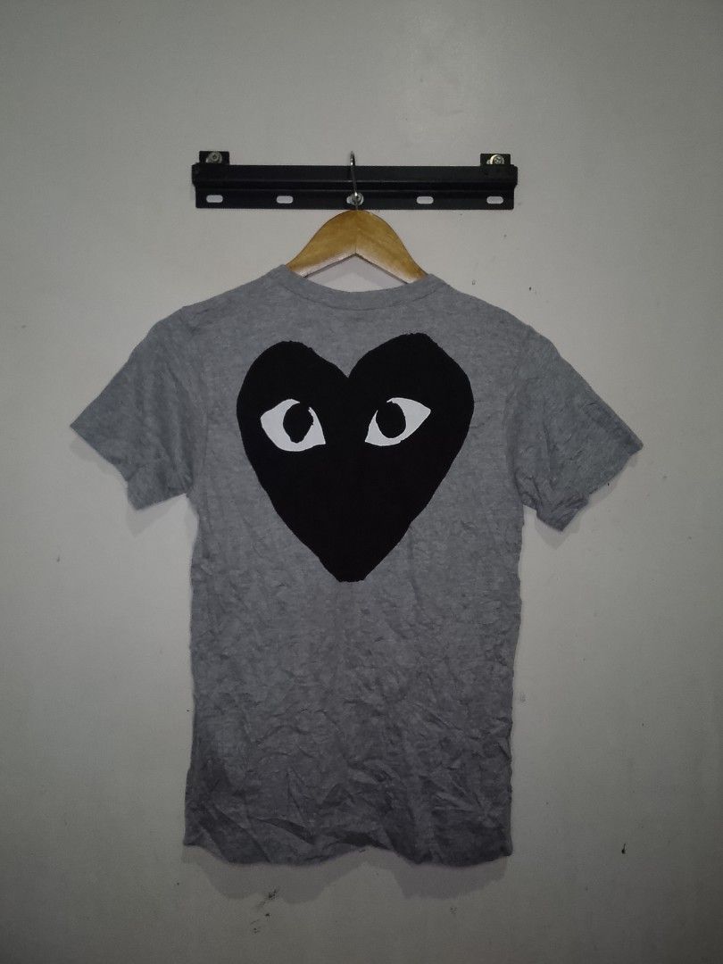 Play CDG (Authentic) (Category: Tshirts & Polo Shirts ) located in Ligao. Submitted by ulapipot (Listing ID 1468628797, Image 2). Description: 17/24 Excellent Condition 9.8/10 Color Rate.