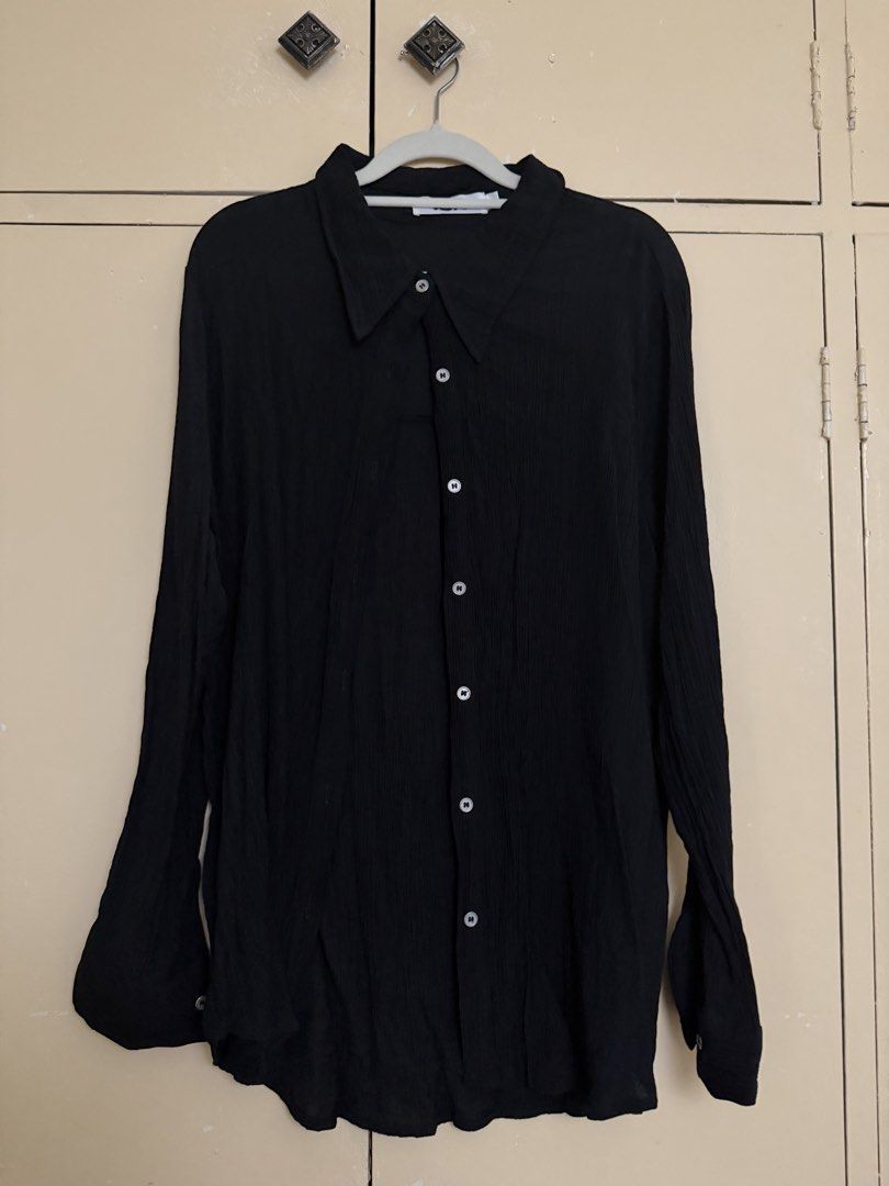 Pleated longsleeves button down (Category: Longsleeves) located in Quezon City. Submitted by sufjanxcx (Listing ID 1468686197, Image 1). Description: Negotiable Love this top Very pleats please Size S-L.