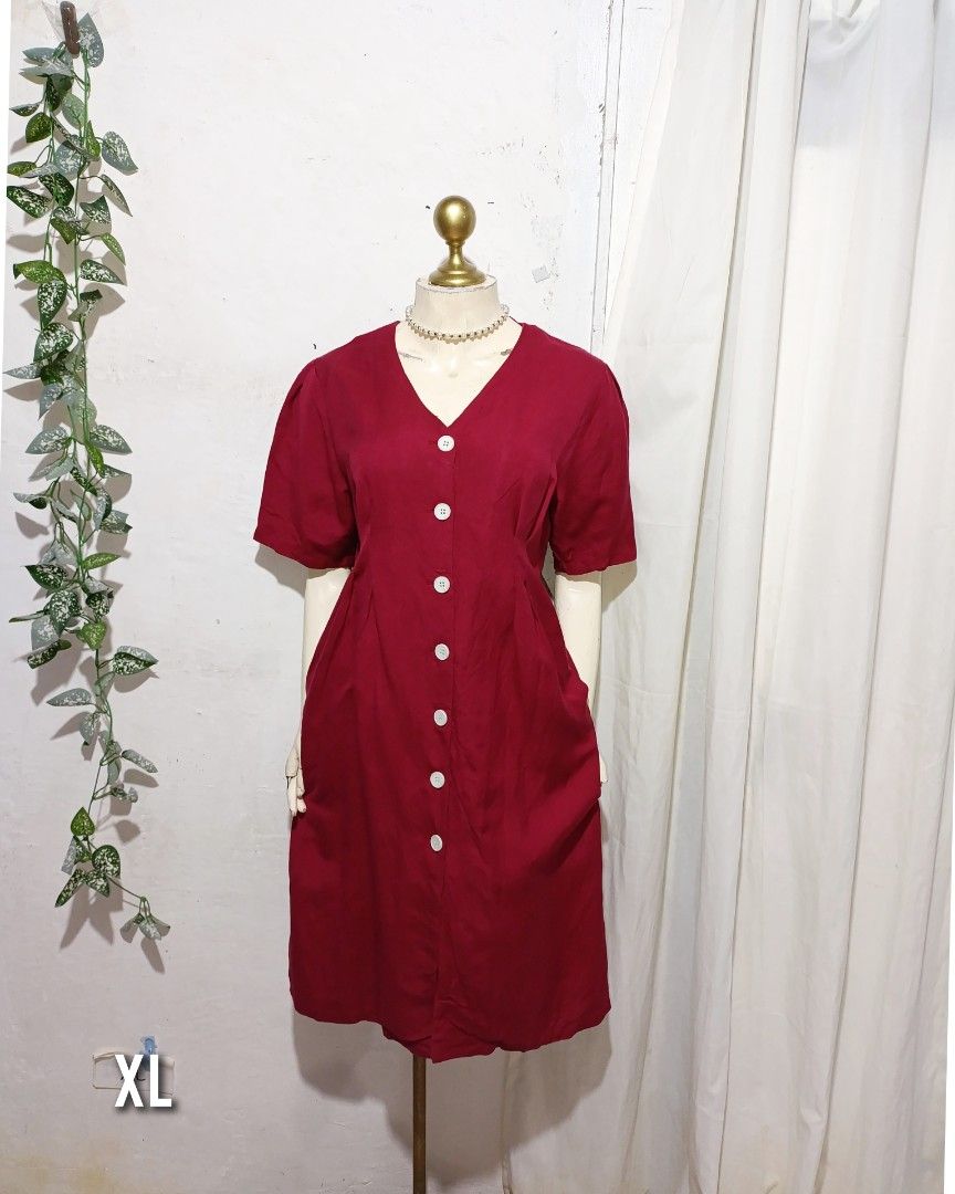 Plus size red button elegant retro dress (Category: Dresses) located in Pateros City. Submitted by amj_amj (Listing ID 1468626305, Image 1). Description: .