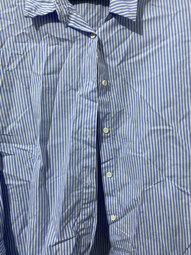 Polo Long Sleeves (Category: Coats, Jackets and Outerwear) located in Paranaque City. Submitted by things.jesspreloved (Listing ID 1468585555, Image 3). Description: Just making space for new clothes 👚🤍✨.