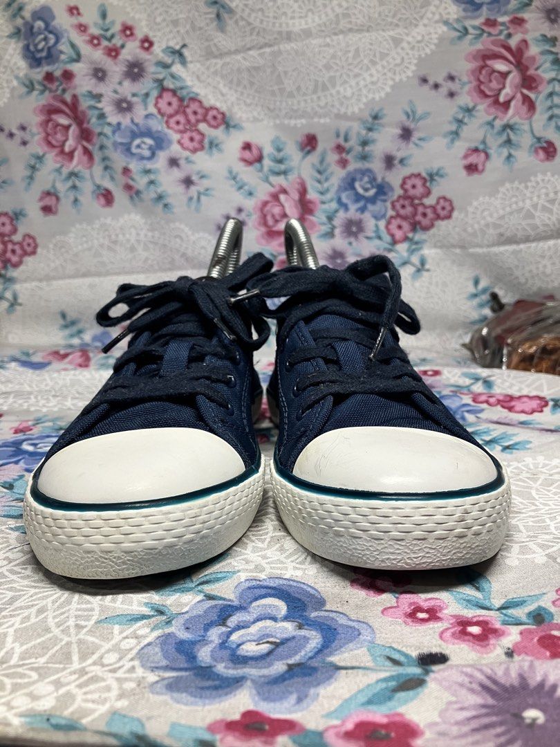 POLO RALPH LAUREN LOW TOP CANVAS SNEAKER (Category: Sneakers) located in General Mariano Alvarez. Submitted by adonid (Listing ID 1468577798, Image 3). Description: POLO RALPH LAUREN LOW TOP CANVAS SNEAKER GOOD CONDITION NORMAL SIGN OF USAGE ONLY SIZE : 23.5 cm women.