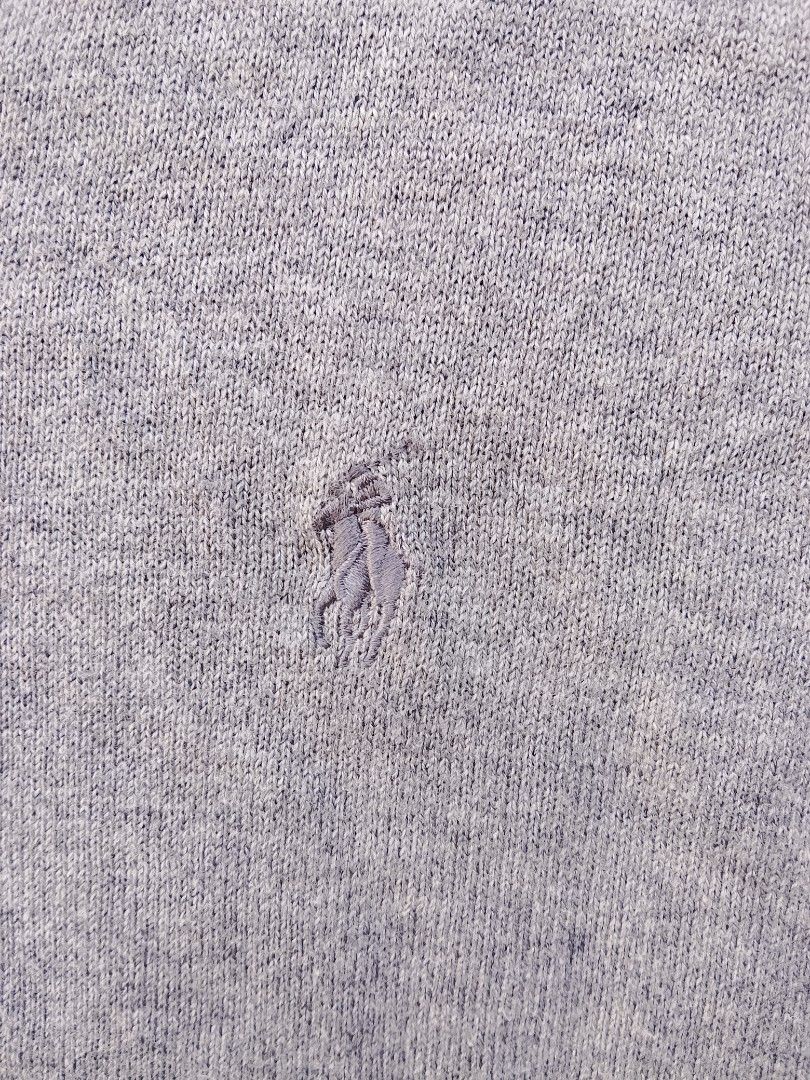 Polo RL knit vest (Category: Luxury Apparel) located in Bayombong. Submitted by jeffreybee (Listing ID 1468656325, Image 2). Description: 26.5 length 21 width can stretch to max 26 width excellent sa part ng vneck may naputol na knit pero di siya butas..