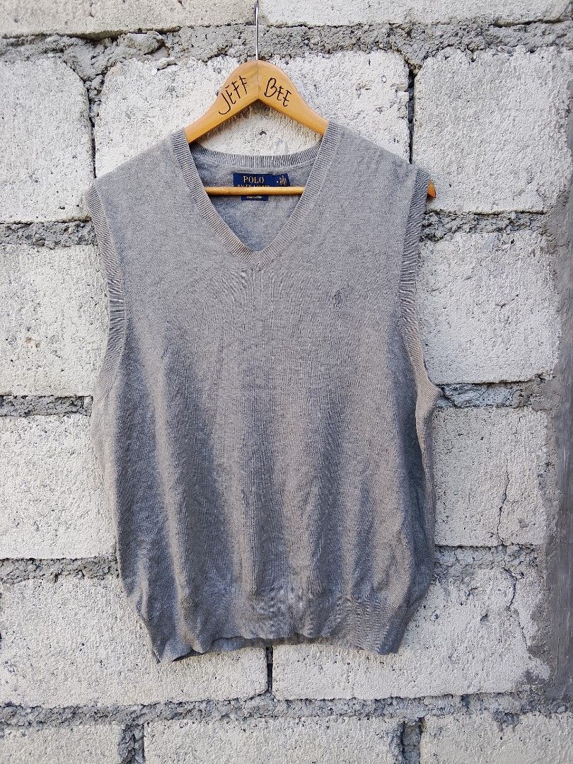 Polo RL knit vest (Category: Luxury Apparel) located in Bayombong. Submitted by jeffreybee (Listing ID 1468656325, Image 1). Description: 26.5 length 21 width can stretch to max 26 width excellent sa part ng vneck may naputol na knit pero di siya butas..