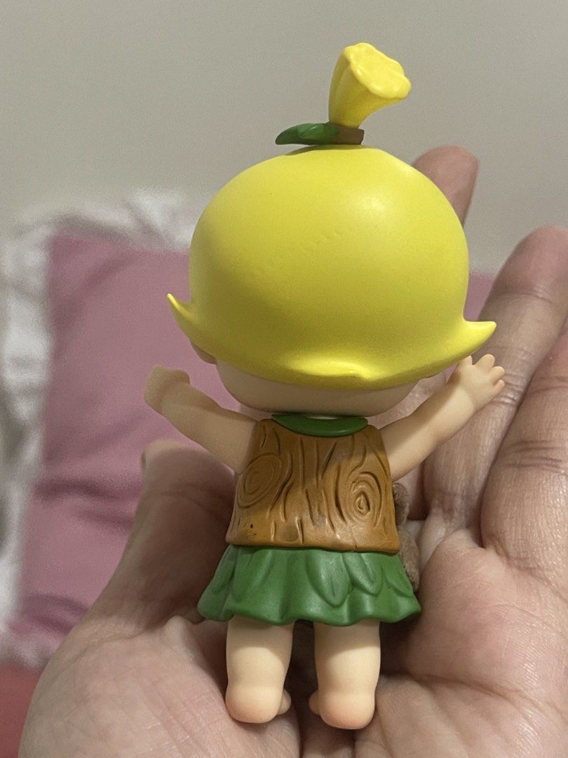 Popmart Molly figure (Category: Kids Toys) located in Cabiao. Submitted by imeon13 (Listing ID 1468706102, Image 3). Description: no card no box as is.