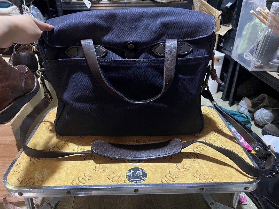 Porseyl Filson Briefcase Black (Category: Briefcases) located in Manila. Submitted by babesdohaylo (Listing ID 1468587497, Image 1). Description: Porseyl Filson Briefcase Black Available For Layaway P 14,999 In Good Condition 12”height 16”width Location: Bambang Market Tondo Manila Stall # 8 Message po muna bago pumunta For more items visit the following FB Page: The Boot Shop Ph Dr. Martens Ph Sell/Swap Carousel App: edsantos27 / babesdohaylo Di