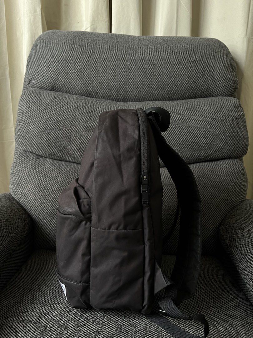 Porter Backpack (Category: Backpacks) located in Baguio. Submitted by whatthestore (Listing ID 1468603417, Image 3). Description: .