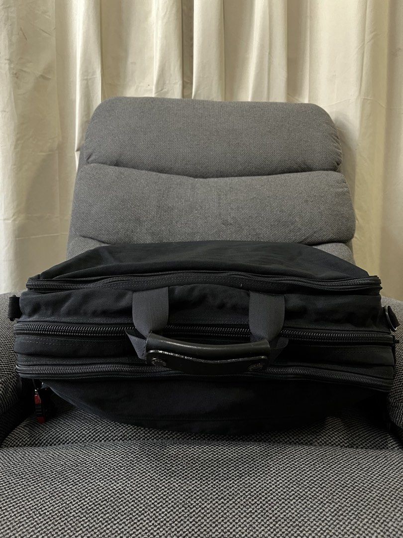 Porter Briefcase Type Sling Bag (Category: Sling Bags) located in Baguio. Submitted by whatthestore (Listing ID 1468600442, Image 3). Description: .
