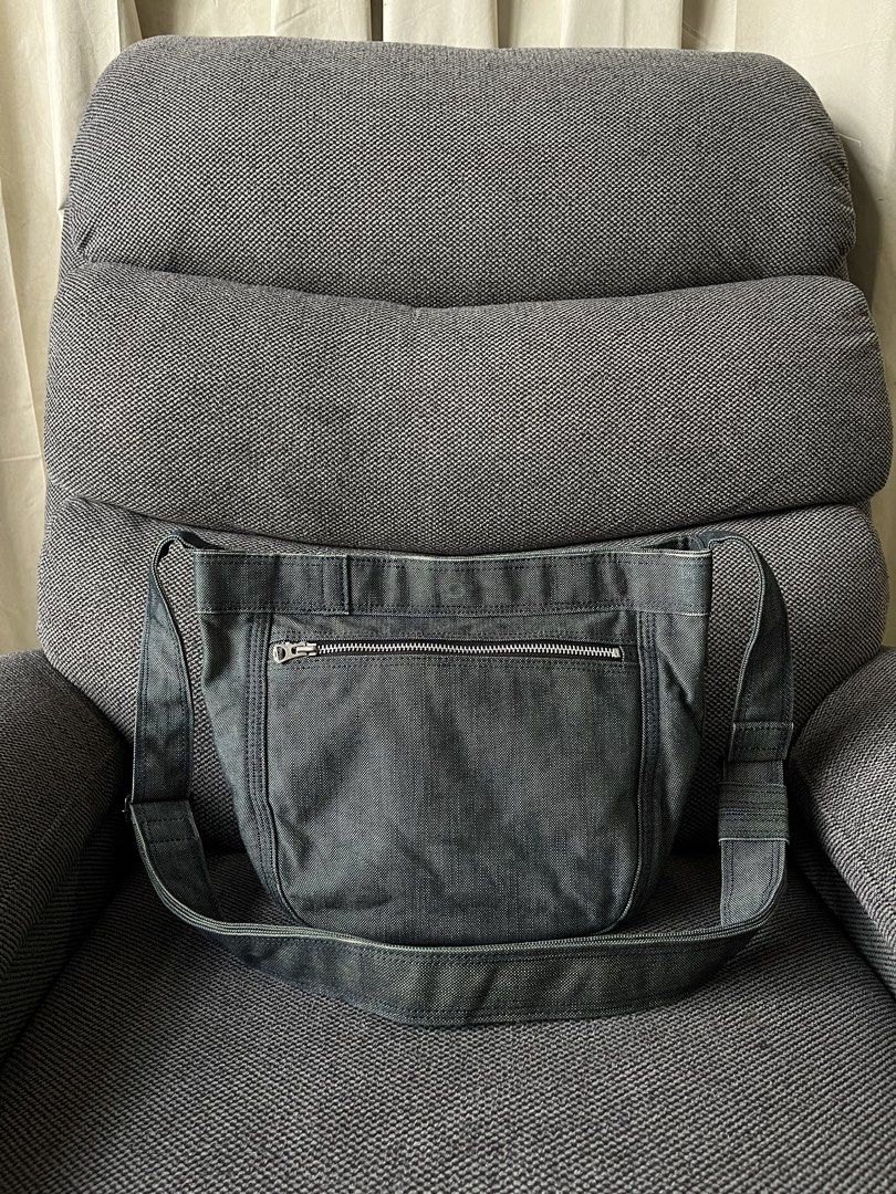 Porter Canvas Sling Bag (Category: Sling Bags) located in Baguio. Submitted by whatthestore (Listing ID 1468603286, Image 2). Description: .