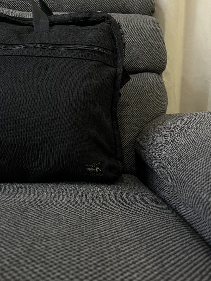 Porter Laptop Sling Bag (Category: Sling Bags) located in Baguio. Submitted by whatthestore (Listing ID 1468600298, Image 3). Description: .