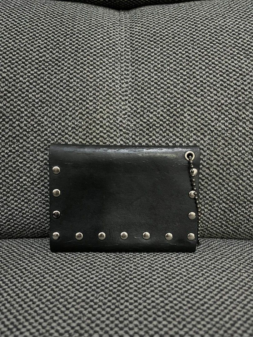 Porter Leather Card Holder (Category: Wallets & Card Holders) located in Baguio. Submitted by outdoor_threadsss (Listing ID 1468646770, Image 3). Description: .
