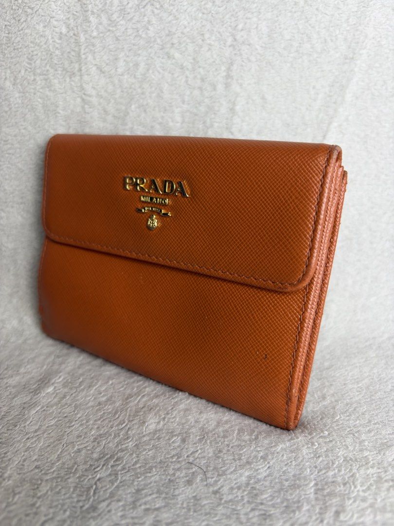 Prada Flap Wallet (Category: Luxury Bags & Wallets) located in Pasig City. Submitted by fjrd_relovedluxury28 (Listing ID 1468629607, Image 3). Description: .