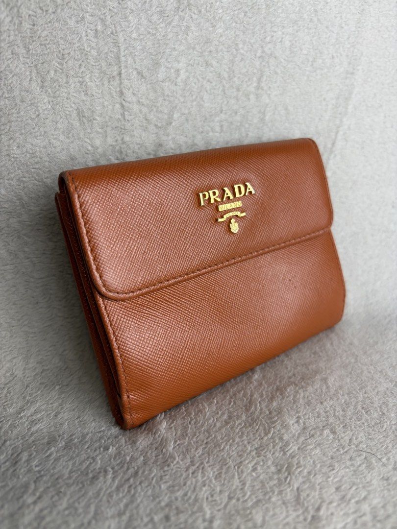 Prada Flap Wallet (Category: Luxury Bags & Wallets) located in Pasig City. Submitted by fjrd_relovedluxury28 (Listing ID 1468629607, Image 2). Description: .
