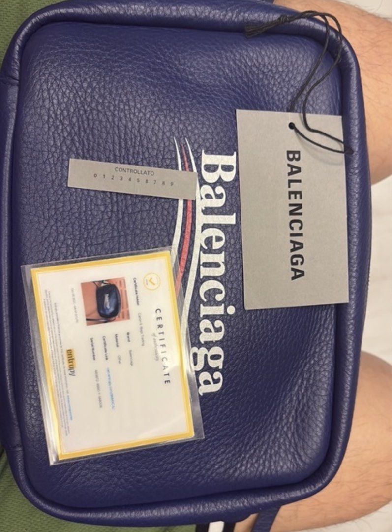 Preloved authentic balenciaga body bag (Category: Luxury Bags & Wallets) located in Caloocan City. Submitted by prelovedbybets (Listing ID 1468629899, Image 3). Description: Preloved bought in usa rfs decluttering.