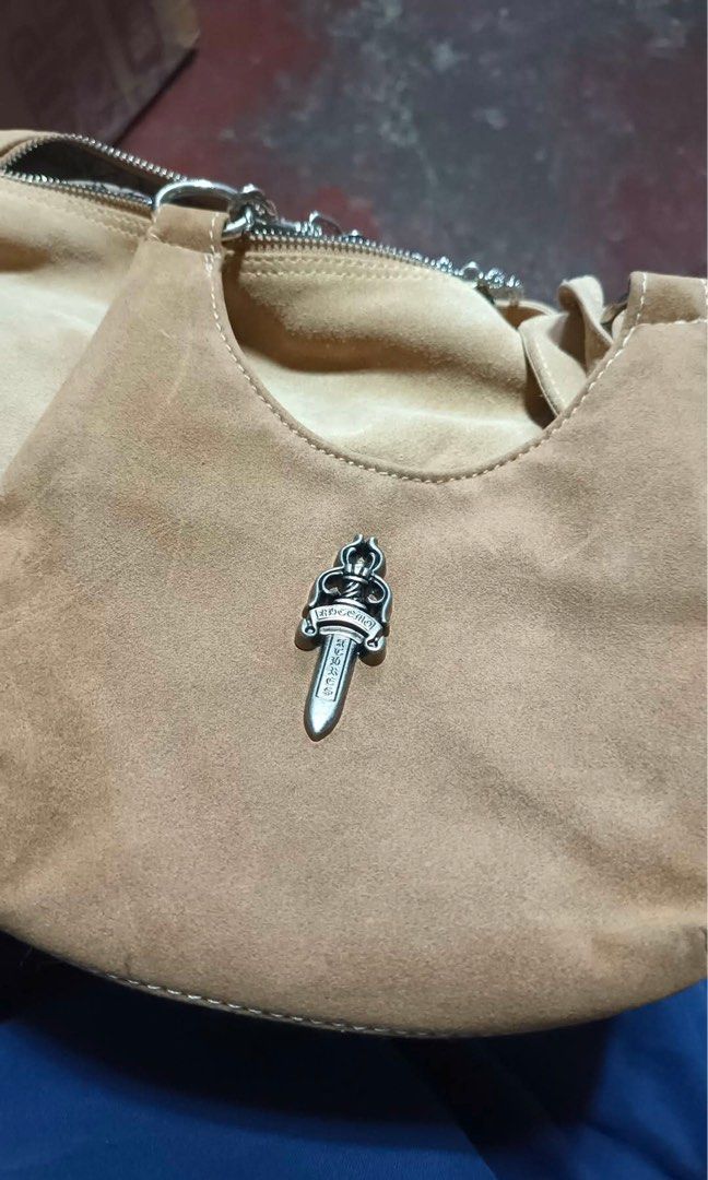 Preloved Chrome Heart Bag (Category: Shoulder Bags) located in Iloilo. Submitted by preciousgems_collection (Listing ID 1468514256, Image 1). Description: Preloved .