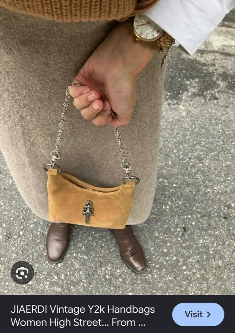 Preloved Chrome Heart Bag (Category: Shoulder Bags) located in Iloilo. Submitted by preciousgems_collection (Listing ID 1468514256, Image 3). Description: Preloved .