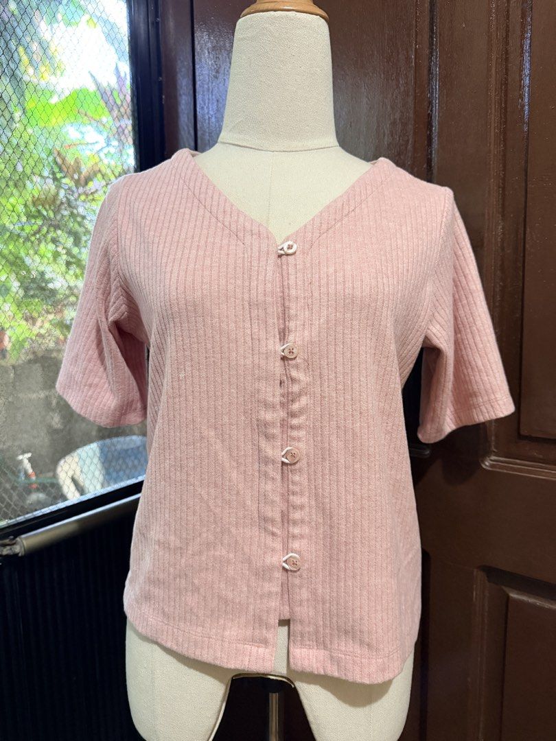 Pre-loved ForMe Closet Staples Blouse (Category: Blouses) located in Muntinlupa City. Submitted by sashaloves (Listing ID 1468518276, Image 1). Description: Pre-loved ForMe Closet Staples Blouse Size on tag: Small Color: Pink Complete Buttons In excellent condition Please manage your expectations. You are considering a used item. MOP: BPI | GCash | Maribank No COD/COP. SF c/o miner..