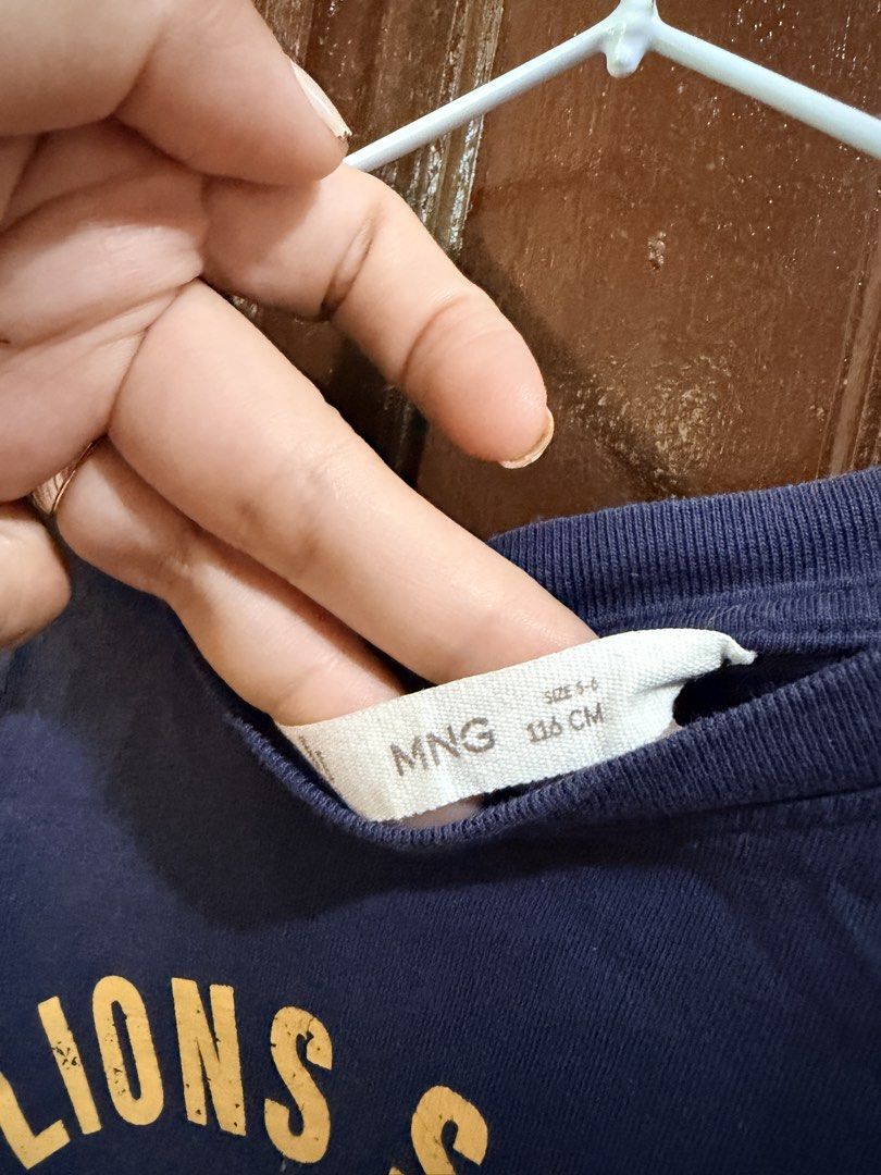 Pre-loved Mango Boy’s Shirt (Category: Babies & Kids Fashion) located in Muntinlupa City. Submitted by sashaloves (Listing ID 1468507496, Image 3). Description: Pre-loved Mango Boy’s Shirt Size on tag: 116 cm Color: Navy In good used condition Please manage your expectations. You are considering a used item. MOP: BPI | GCash | Maribank No COD/COP. SF c/o miner..