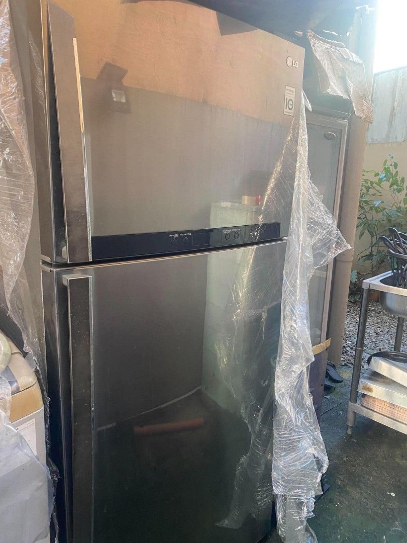 Preloved Ref and Freezer LG inverter (Category: Refrigerators and Freezers) located in Antipolo. Submitted by PickClickShip (Listing ID 1468578887, Image 1). Description: LG inverter Refrigerator @P18500 - inverter - 2 door Ref - good working unit - fast cooling unit - missing 1 ref shelf, detached Chiller door(broken) - freezer interior door with a little warp due to storage outdoor and shipment - previously used in a coffee shop - bought it aro