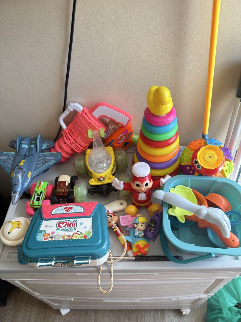 PRELOVED TOY 🧸 🚗 🛼 (Category: Community) located in Paranaque City. Submitted by kristin_llena (Listing ID 1468521597, Image 1). Description: Album pt.1 - ₱300 take all Album pt.2 - 100 each.