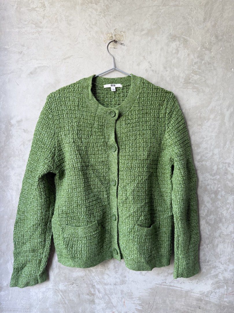 Preloved: Uniqlo Knit Jacket Large (Category: Coats, Jackets and Outerwear) located in Quezon City. Submitted by Kopiluck (Listing ID 1468520115, Image 1). Description: Excellent condition Worn few times No issue.