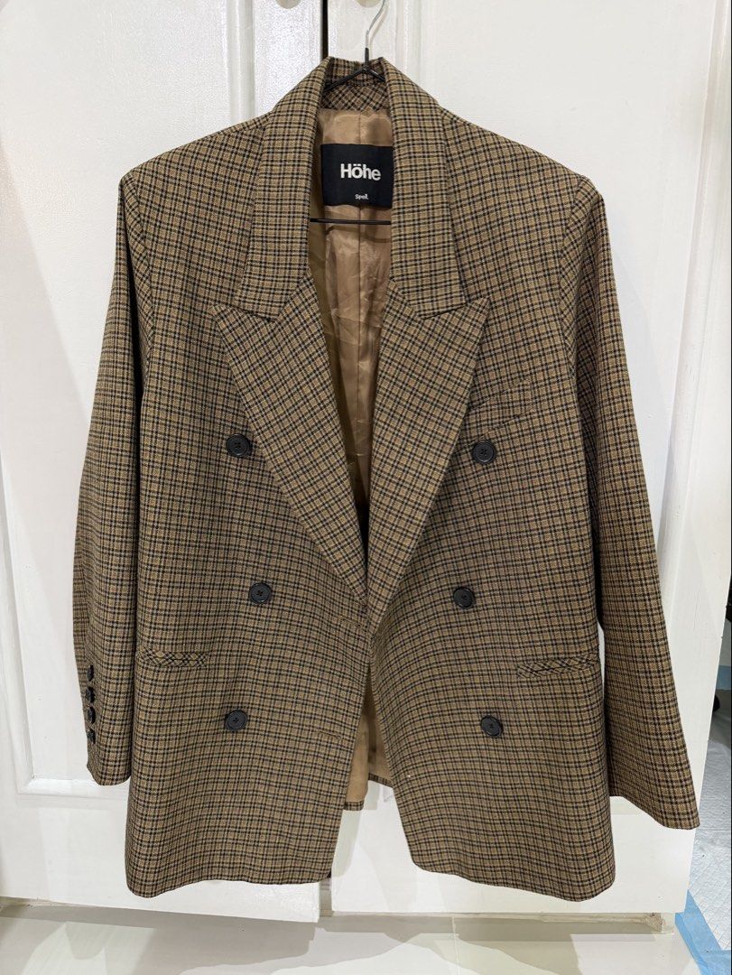 PREMIUM BLAZERS (Category: Coats, Jackets and Outerwear) located in Pasig City. Submitted by roxannecawaling (Listing ID 1468625494, Image 1). Description: 📍pasig -Decluttering -P400- P250 each ❌❌sold 1&5❌❌.