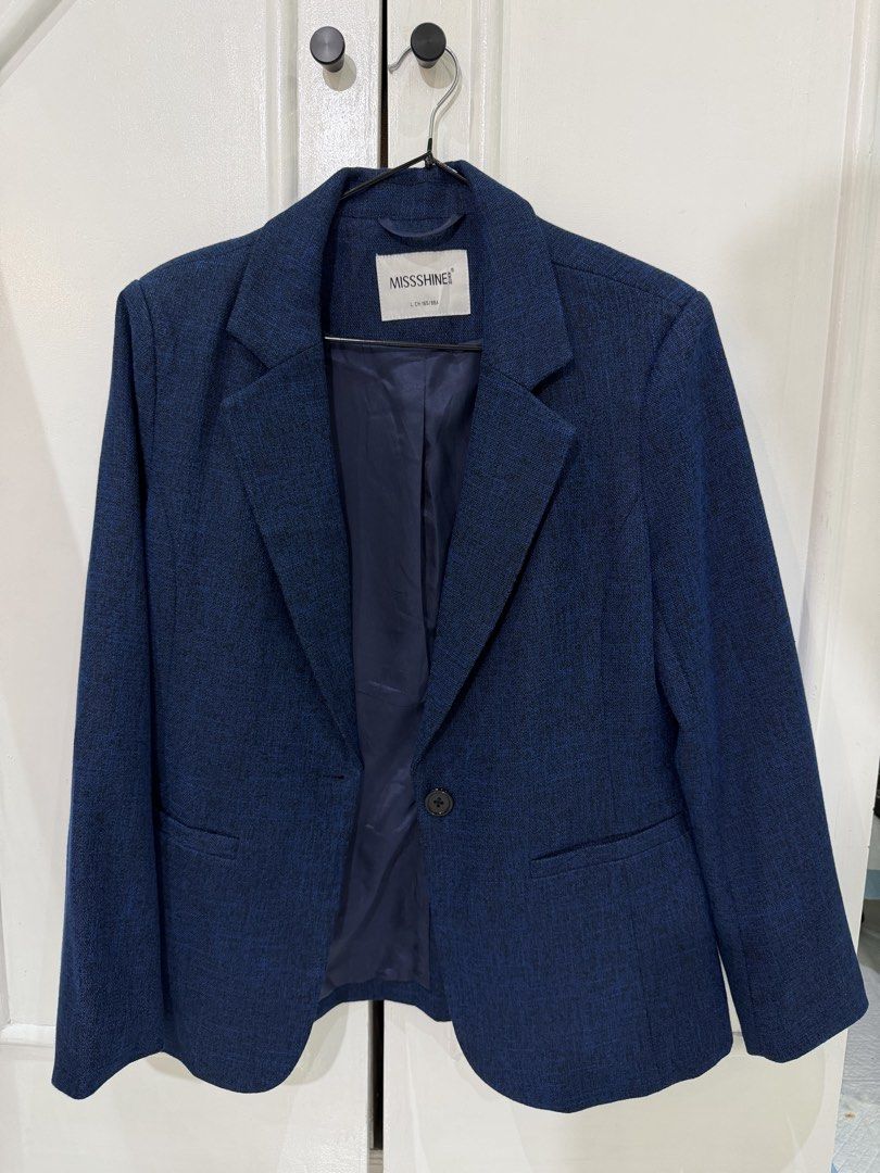PREMIUM BLAZERS (Category: Coats, Jackets and Outerwear) located in Pasig City. Submitted by roxannecawaling (Listing ID 1468625494, Image 2). Description: 📍pasig -Decluttering -P400- P250 each ❌❌sold 1&5❌❌.