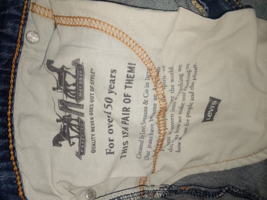 Levi Strauss & co. (Category: Jeans) located in Manila. Submitted by goldencat.0dd819 (Listing ID 1468582847, Image 2). Description: 100% LEGIT Levi's 511 Slim Fit Size: W34 L32 on tag Fit: Slim, not skinny Color: Vintage light blue wash Collection: Water<Less Condition: Good condition, no butas, no stain Complete 4 tags, all legit RFS: Hindi na kasya Authentic, not ukay fake Loc: Manila Can do meetup / Lalamove / J&T PM for more pics.