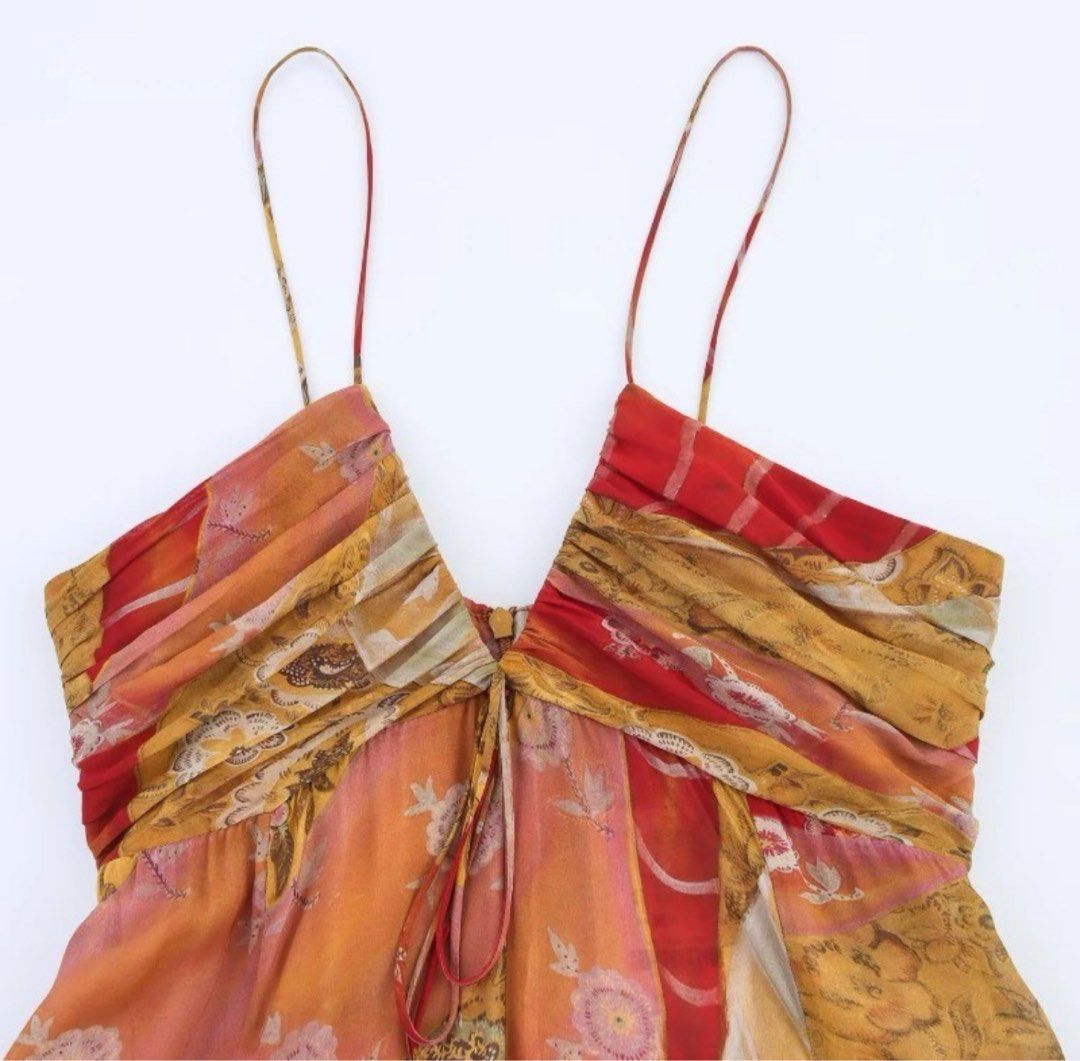 Printed Halter Maxi Dress (Category: Dresses) located in Manila. Submitted by gwengaite (Listing ID 1468532091, Image 3). Description: Used only once Bust -34” Waist- 28-29”.
