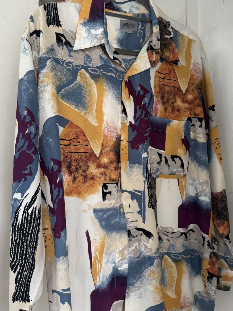 Printed long sleeves with buttons (Category: Formal Shirts) located in Cainta. Submitted by disposing_things (Listing ID 1468535416, Image 3). Description: .