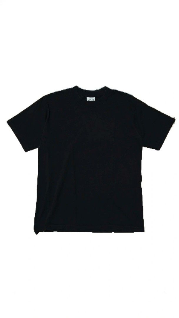 PRO CLUB (Category: Tshirts & Polo Shirts ) located in Manila. Submitted by 0xkodi (Listing ID 1468518000, Image 1). Description: - Color: Solid black - Style: Basic crew neck, standard fit - Sleeves: Short sleeves - Versatility: Clean look that goes with everything - Best for: Everyday wear with jeans or shorts.
