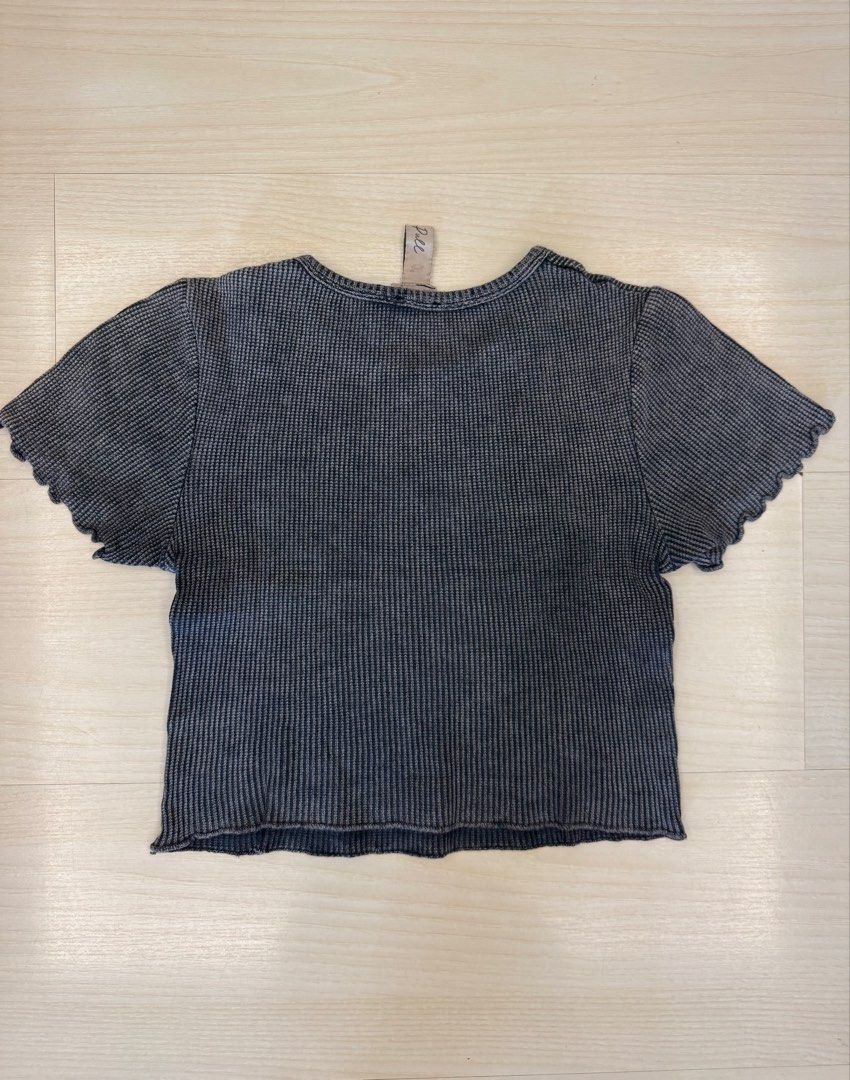 Pull & Bear （分類：T-shirt）位於 Hong Kong。 由 superfun888 提交（商品編號 1468598271，圖片 4）。簡介： Pull & Bear 只着過一兩次 快要優先。
