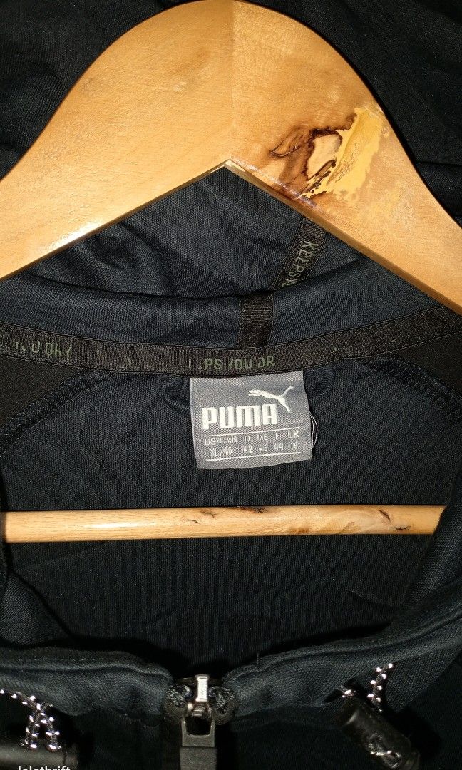Puma Evostripe Full-Zip Hoodie (Category: Coats, Jackets and Outerwear) located in Batangas. Submitted by lelethrift.com (Listing ID 1468656254, Image 2). Description: Puma Evostripe Full-Zip Hoodie Size: Medium Excellent condition ready to wear, napa laundry na complete tags wag na baratin, sobrang solid nyan.