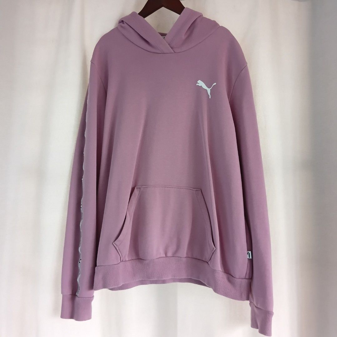 Puma Hoodie (Category: Coats, Jackets and Outerwear) located in Angeles City. Submitted by itsandspreloved (Listing ID 1468523678, Image 1). Description: In good condition bought in US size: large dimes: W-21" L-25".