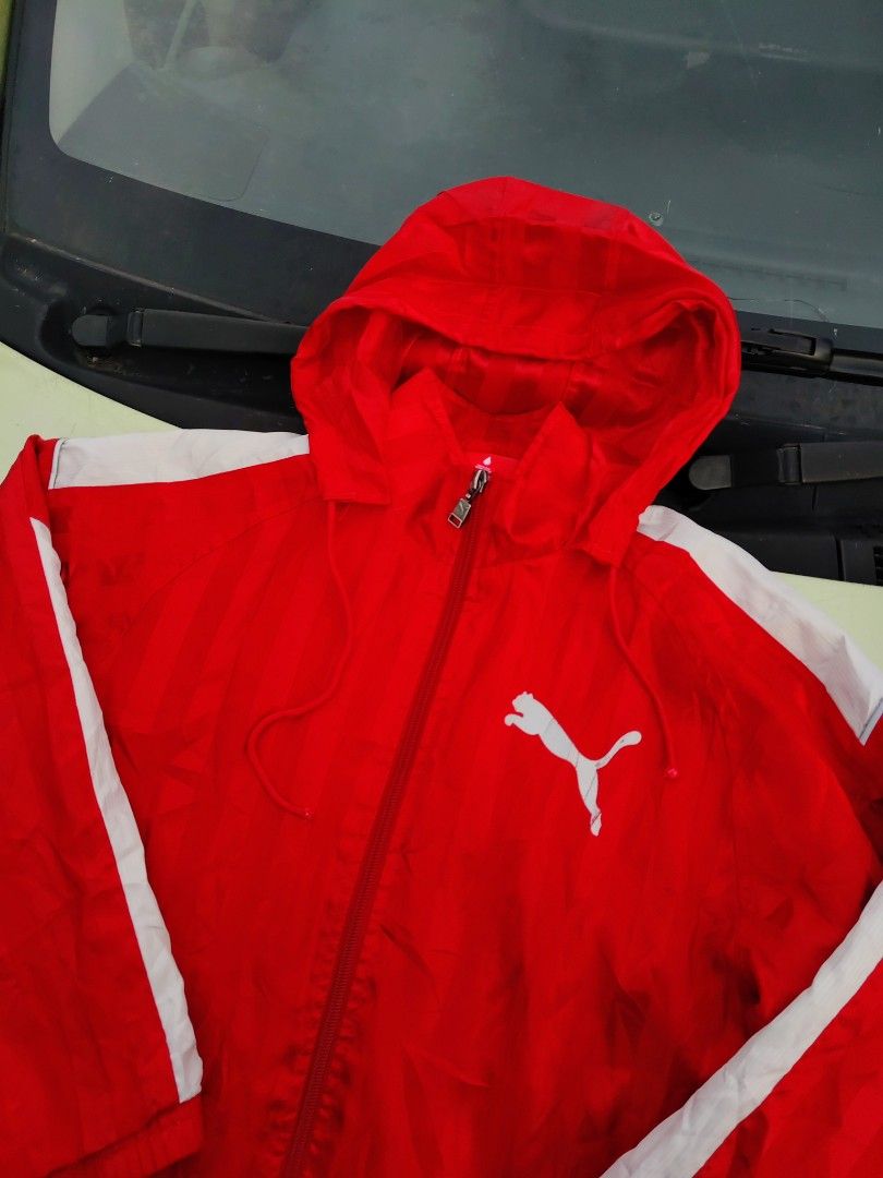 puma jacket (Category: Coats, Jackets and Outerwear) located in Kota Bharu. Submitted by dna_kb (Listing ID 1468637142, Image 2). Description: .