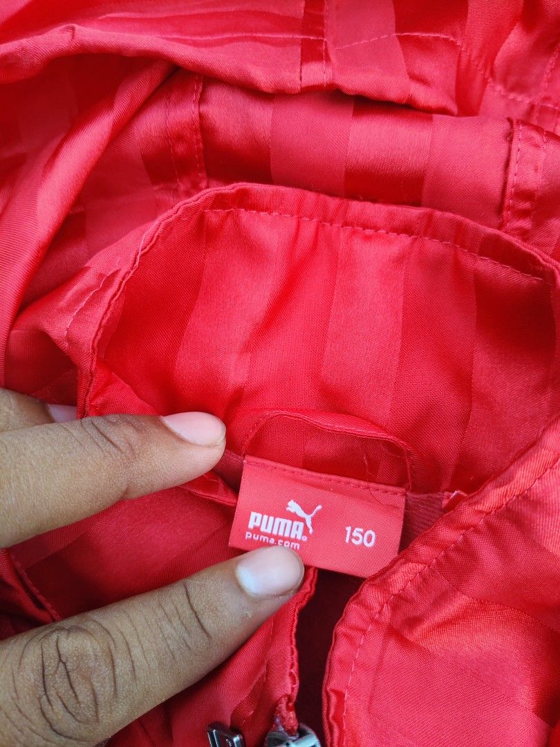 puma jacket (Category: Coats, Jackets and Outerwear) located in Kota Bharu. Submitted by dna_kb (Listing ID 1468637142, Image 3). Description: .